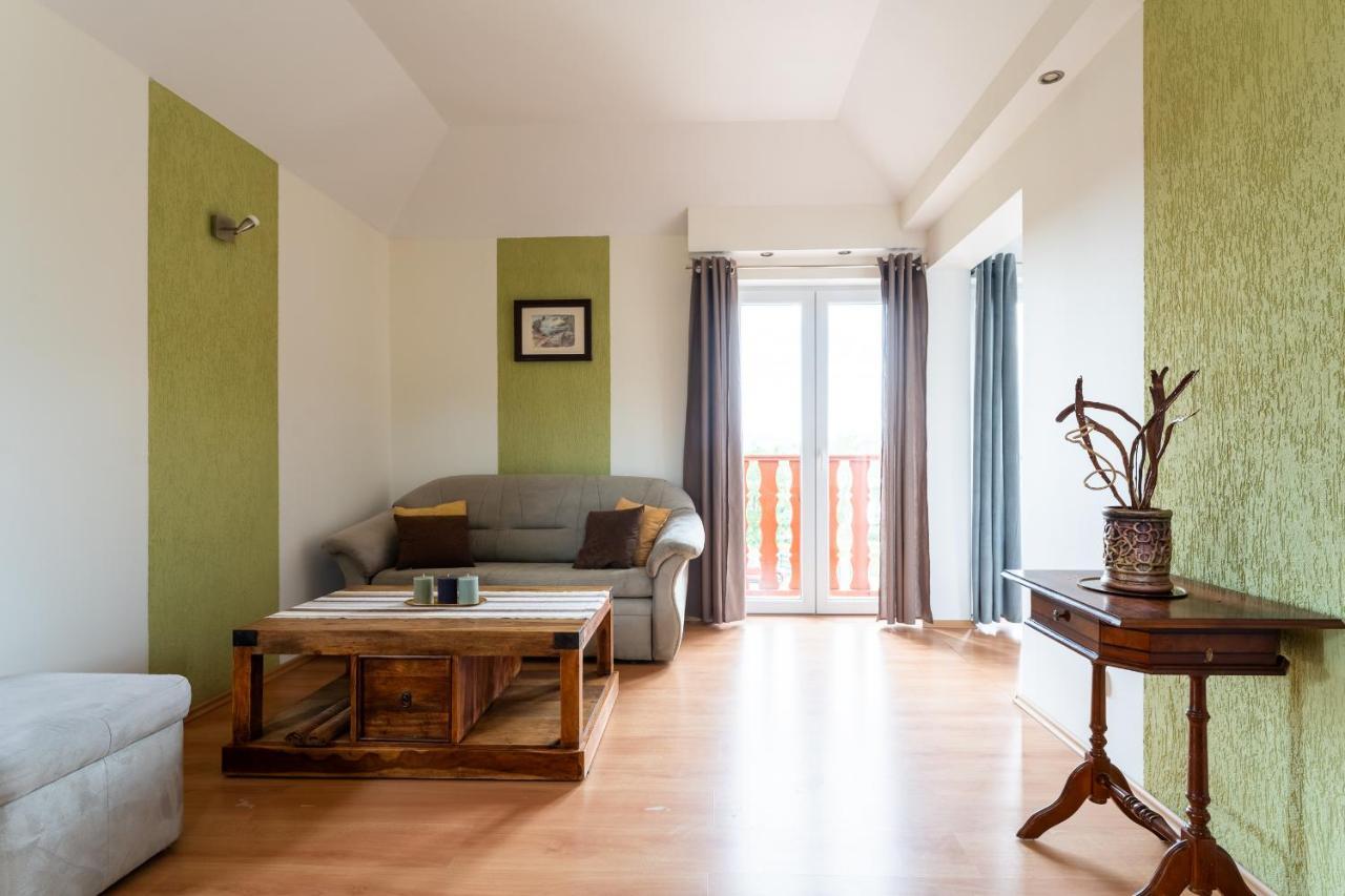 Apartament Green Hill Z Balkonem I Widokiem Na Karkonosze - Space Apart Jelenia Gora Bagian luar foto